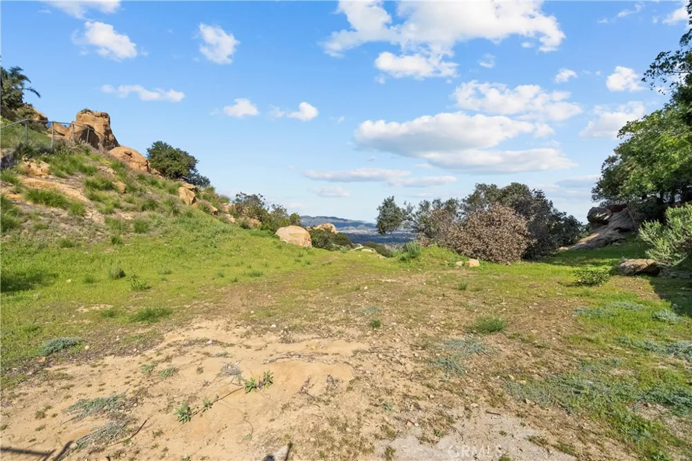 22882 Trigger st Chatsworth, CA 91311