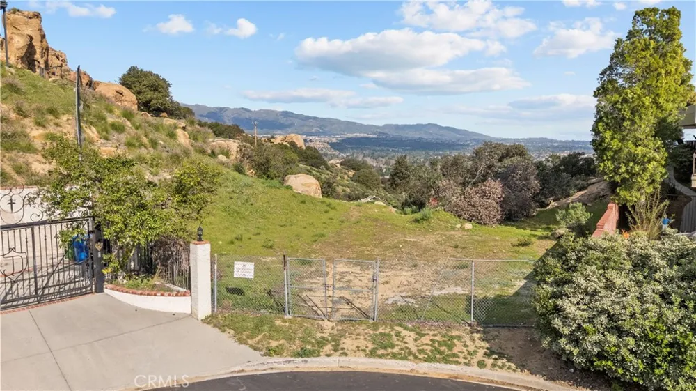 22882 Trigger st Chatsworth, CA 91311