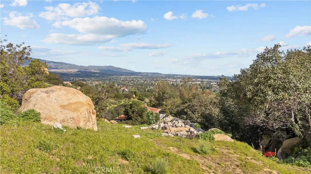 22882 Trigger st Chatsworth, CA 91311