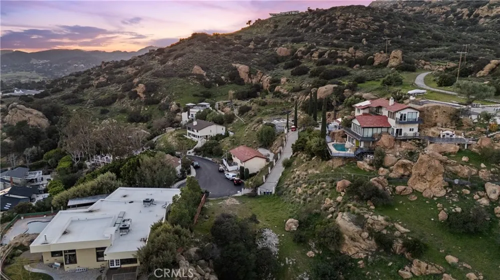 22882 Trigger st Chatsworth, CA 91311