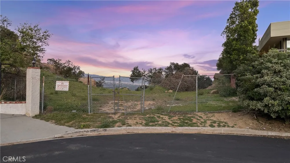 22882 Trigger st Chatsworth, CA 91311