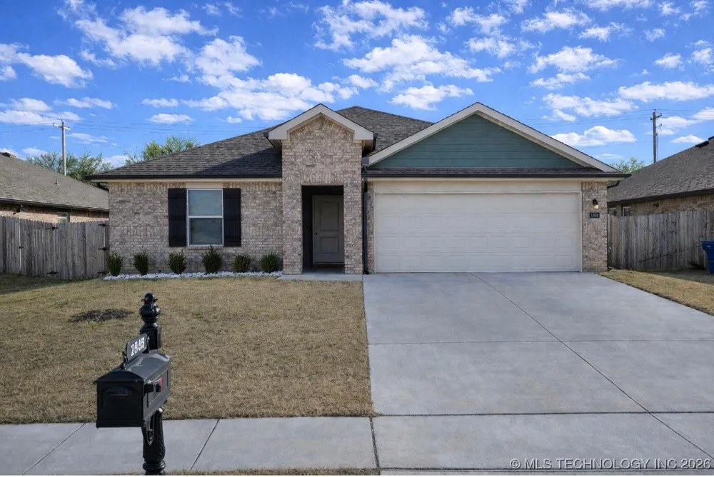 1825 E Vandalia Street