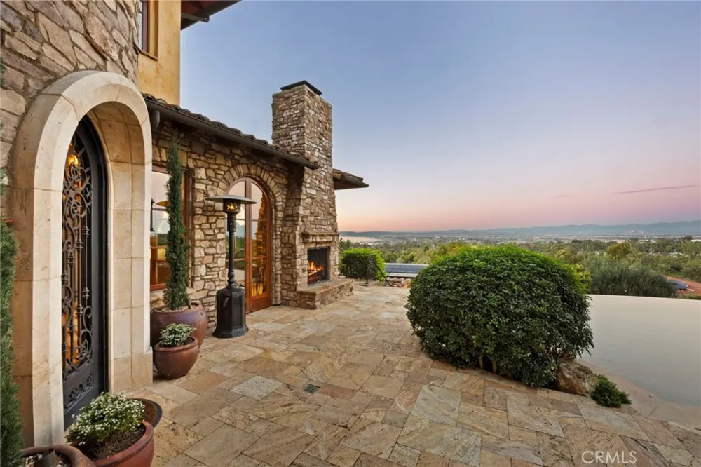4 Yellow Brick Rd Rancho Palos Verdes, CA 90275