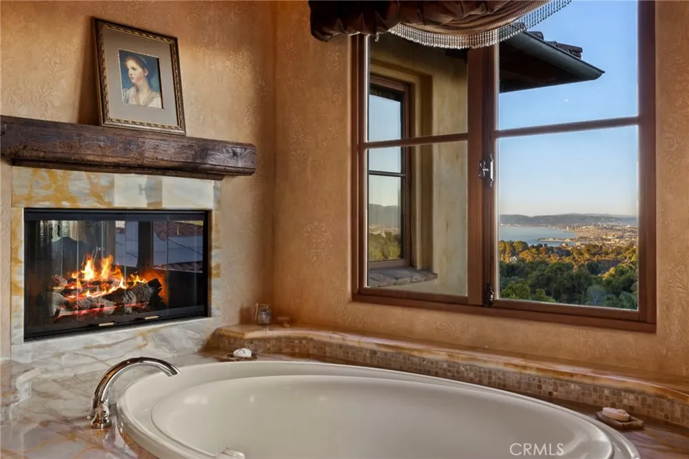 4 Yellow Brick Rd Rancho Palos Verdes, CA 90275