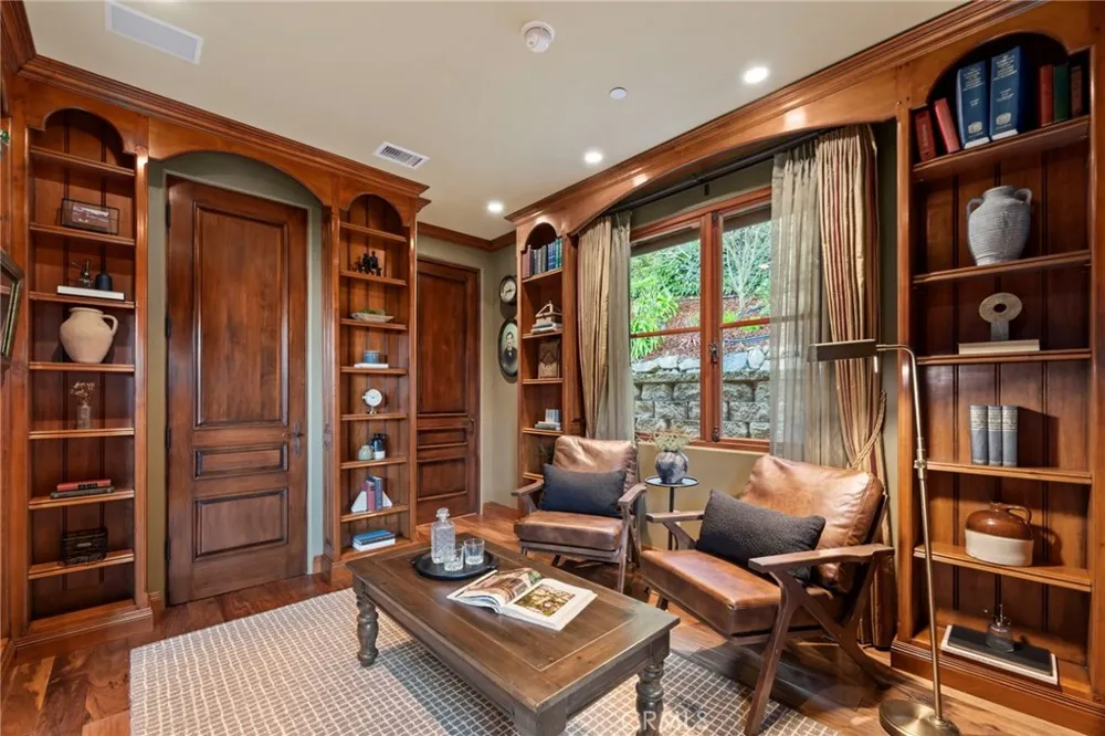4 Yellow Brick Rd Rancho Palos Verdes, CA 90275