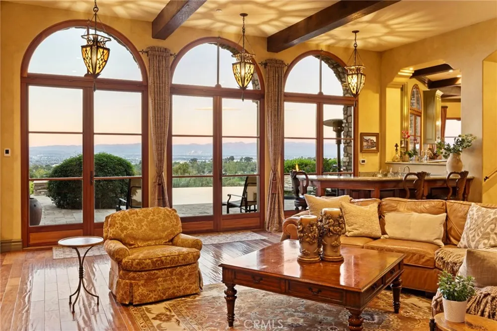 4 Yellow Brick Rd Rancho Palos Verdes, CA 90275
