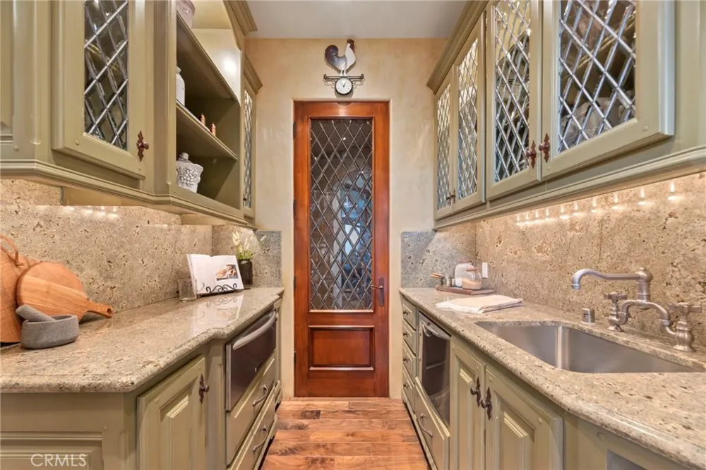 4 Yellow Brick Rd Rancho Palos Verdes, CA 90275