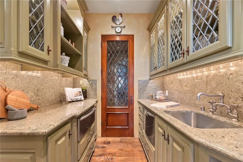 4 Yellow Brick Rd Rancho Palos Verdes, CA 90275