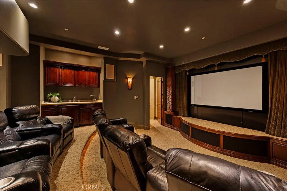4 Yellow Brick Rd Rancho Palos Verdes, CA 90275