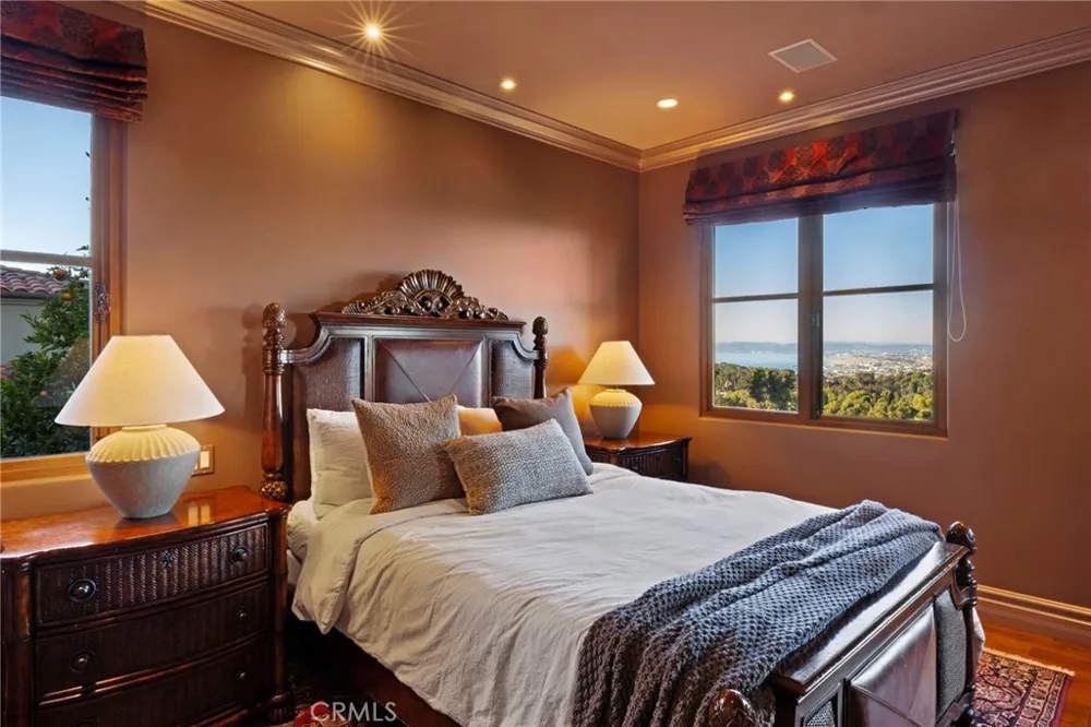 4 Yellow Brick Rd Rancho Palos Verdes, CA 90275
