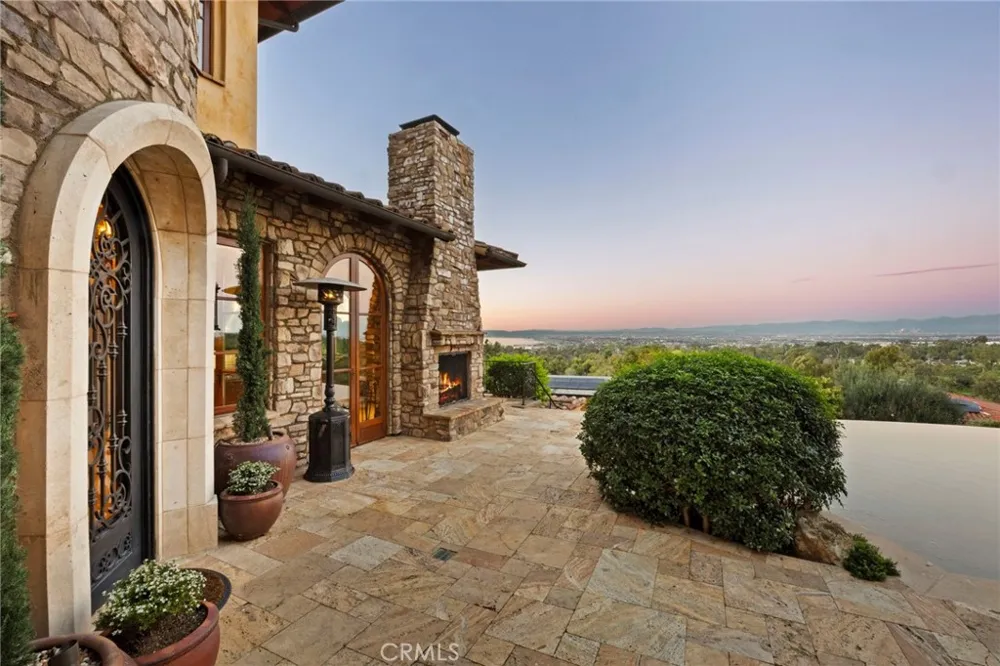 4 Yellow Brick Rd Rancho Palos Verdes, CA 90275