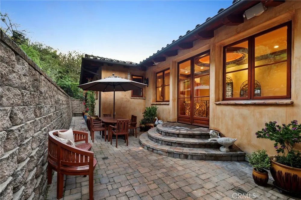 4 Yellow Brick Rd Rancho Palos Verdes, CA 90275