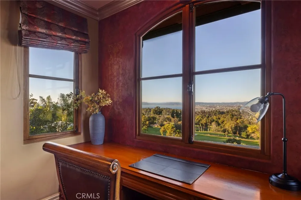 4 Yellow Brick Rd Rancho Palos Verdes, CA 90275