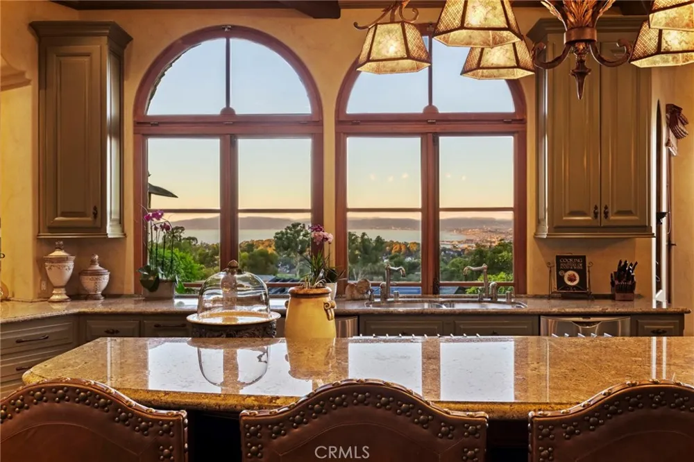 4 Yellow Brick Rd Rancho Palos Verdes, CA 90275