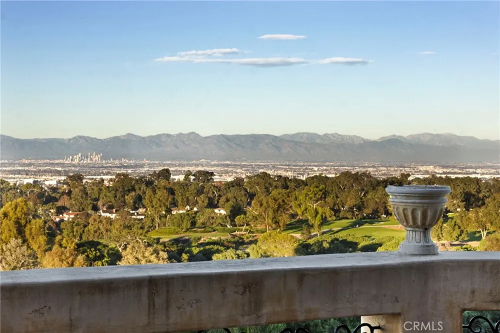 4 Yellow Brick Rd Rancho Palos Verdes, CA 90275