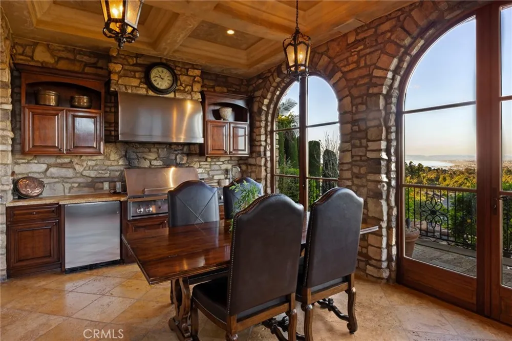 4 Yellow Brick Rd Rancho Palos Verdes, CA 90275