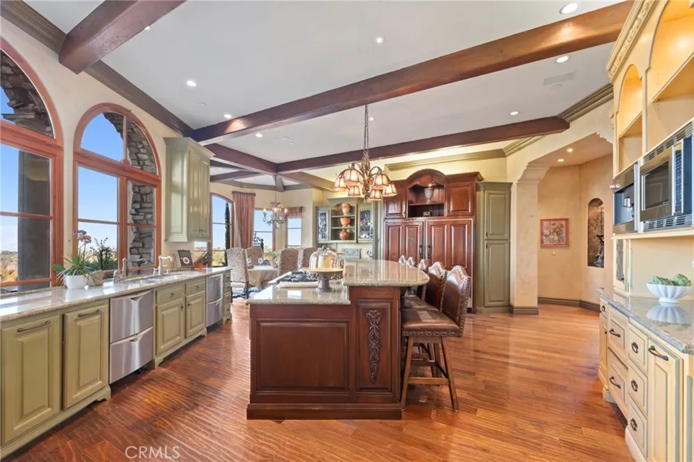 4 Yellow Brick Rd Rancho Palos Verdes, CA 90275
