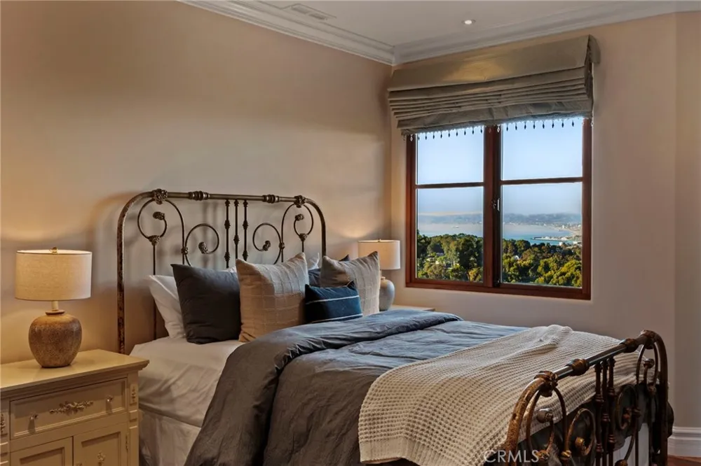 4 Yellow Brick Rd Rancho Palos Verdes, CA 90275