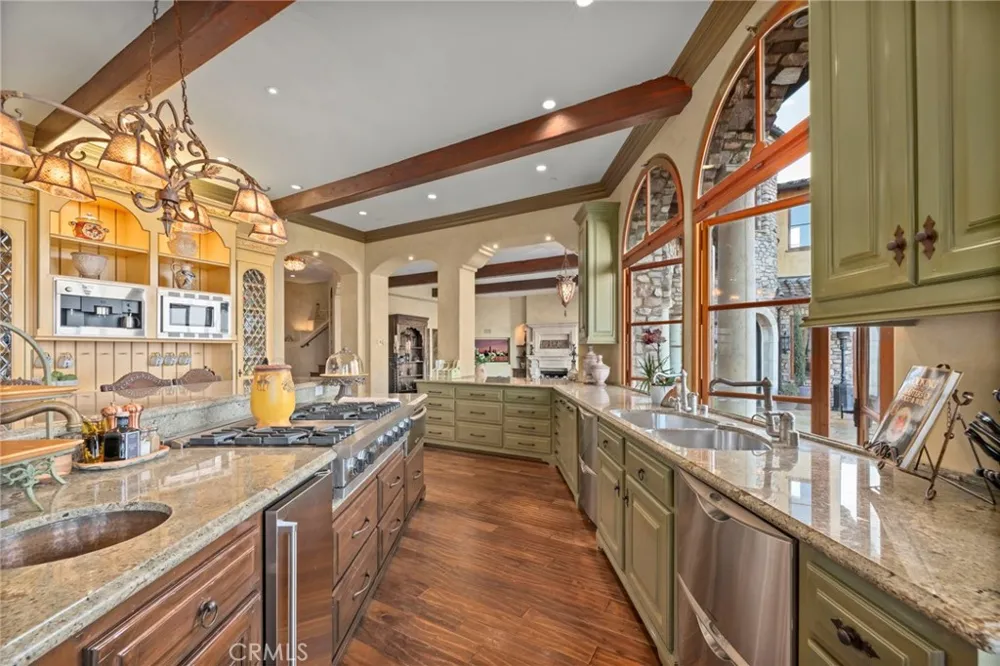 4 Yellow Brick Rd Rancho Palos Verdes, CA 90275
