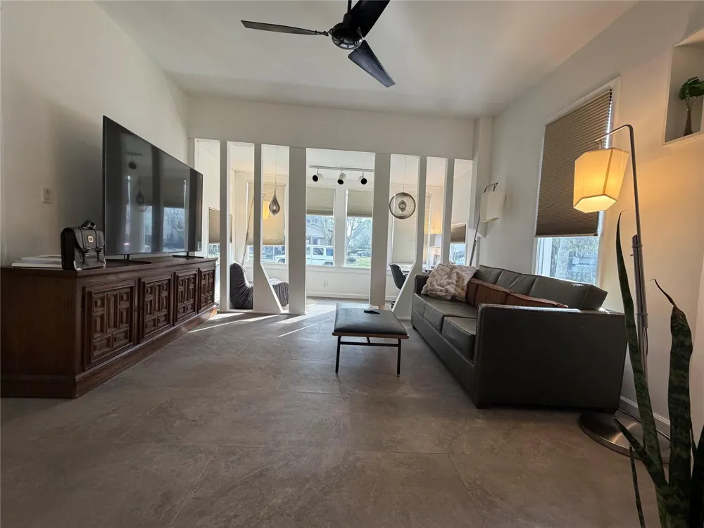 318 Hyde Park Boulevard #A