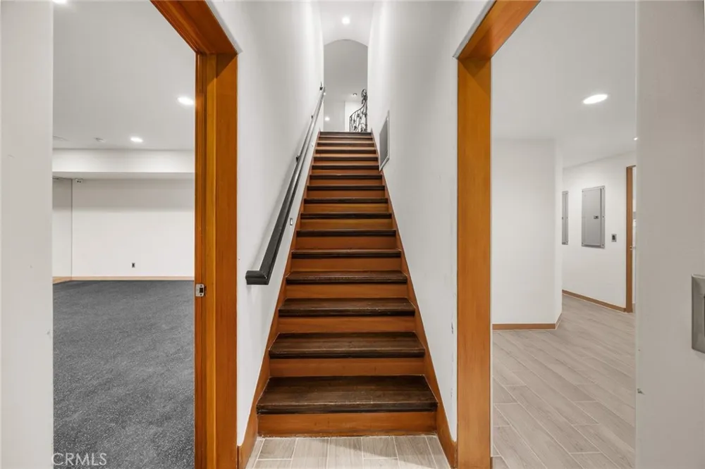 5310 Linda Vista La Canada Flintridge, CA 91011