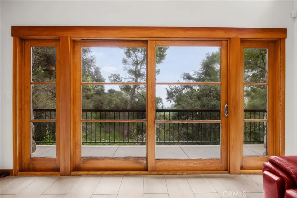 5310 Linda Vista La Canada Flintridge, CA 91011