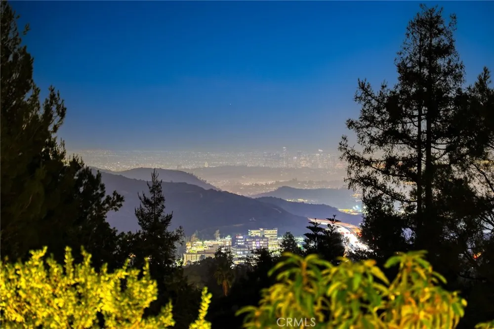 5310 Linda Vista La Canada Flintridge, CA 91011