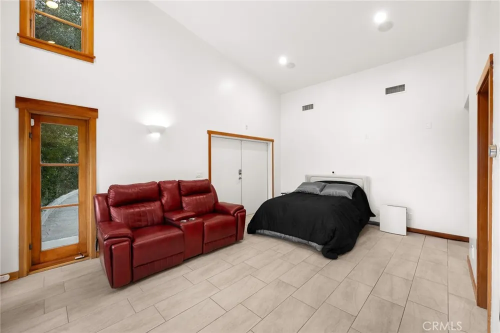 5310 Linda Vista La Canada Flintridge, CA 91011