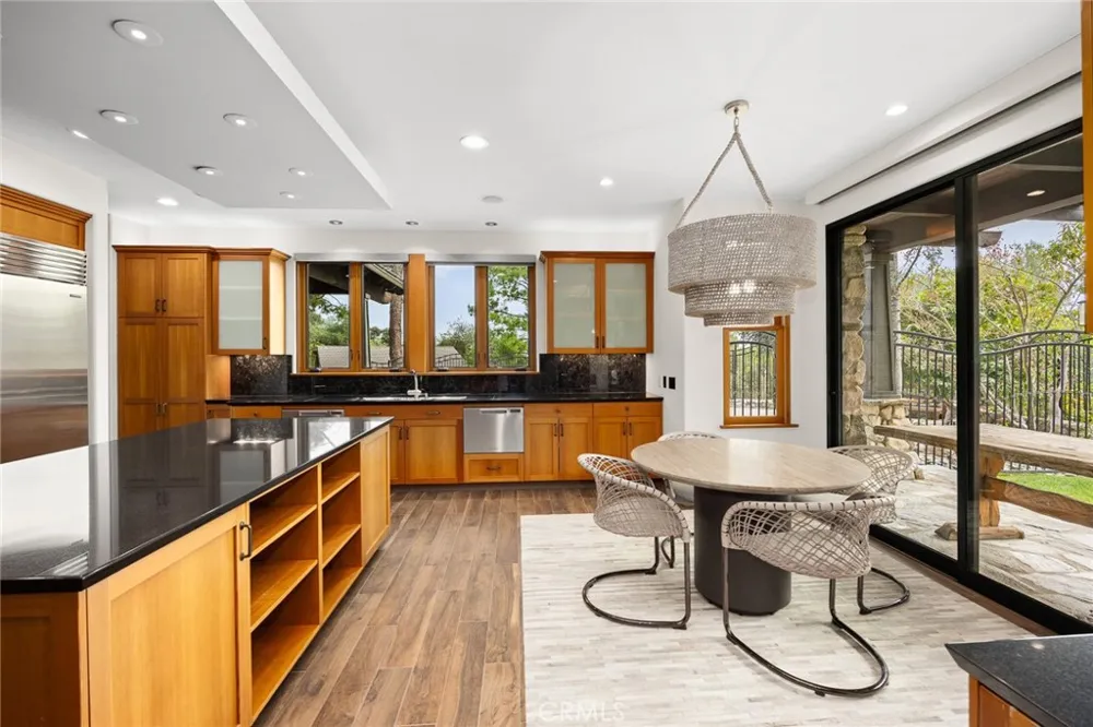 5310 Linda Vista La Canada Flintridge, CA 91011