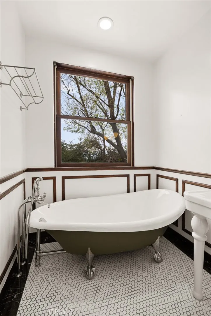 5310 Linda Vista La Canada Flintridge, CA 91011