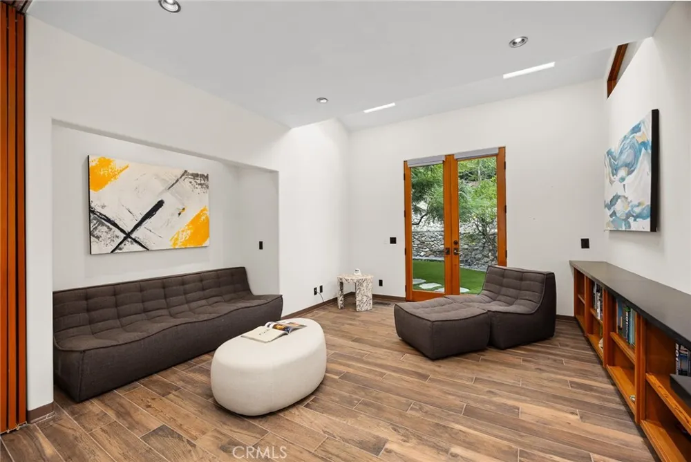 5310 Linda Vista La Canada Flintridge, CA 91011