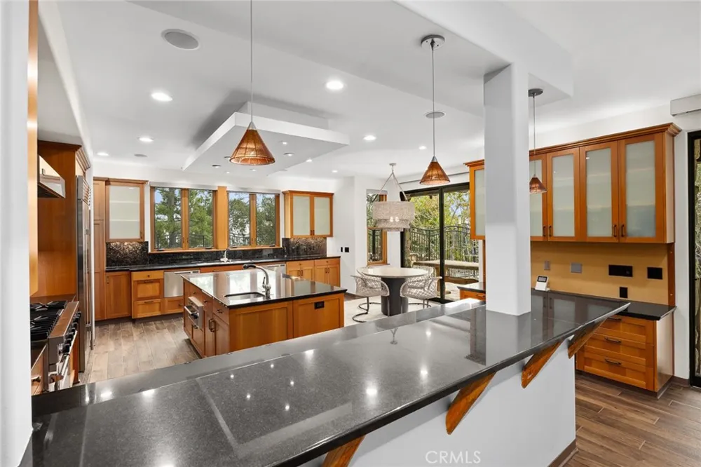 5310 Linda Vista La Canada Flintridge, CA 91011