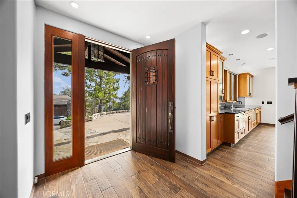 5310 Linda Vista La Canada Flintridge, CA 91011