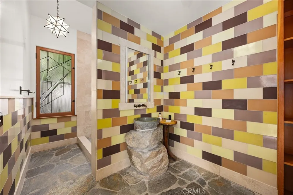 5310 Linda Vista La Canada Flintridge, CA 91011