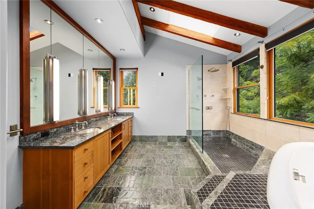 5310 Linda Vista La Canada Flintridge, CA 91011