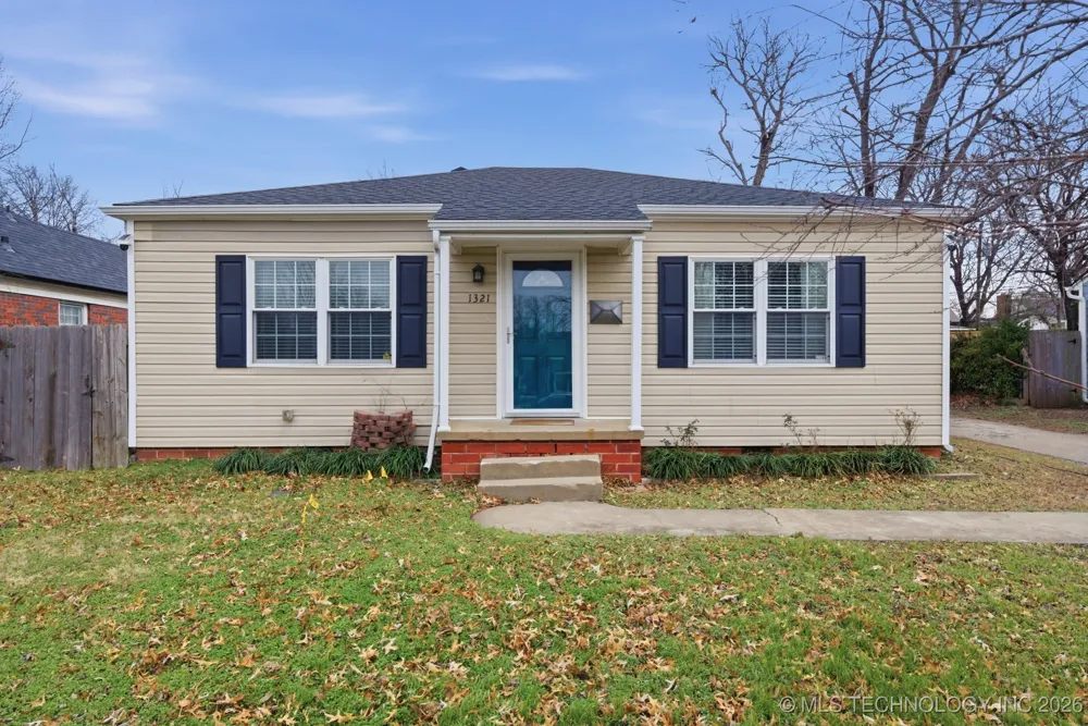 1321 S Quebec Avenue