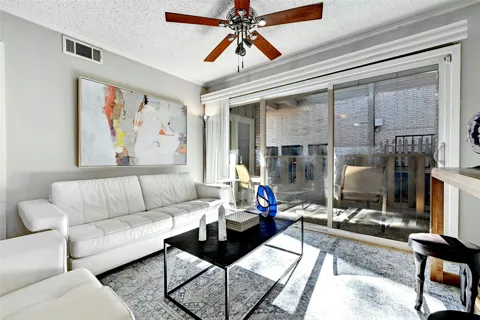 1304 Summit Street #101