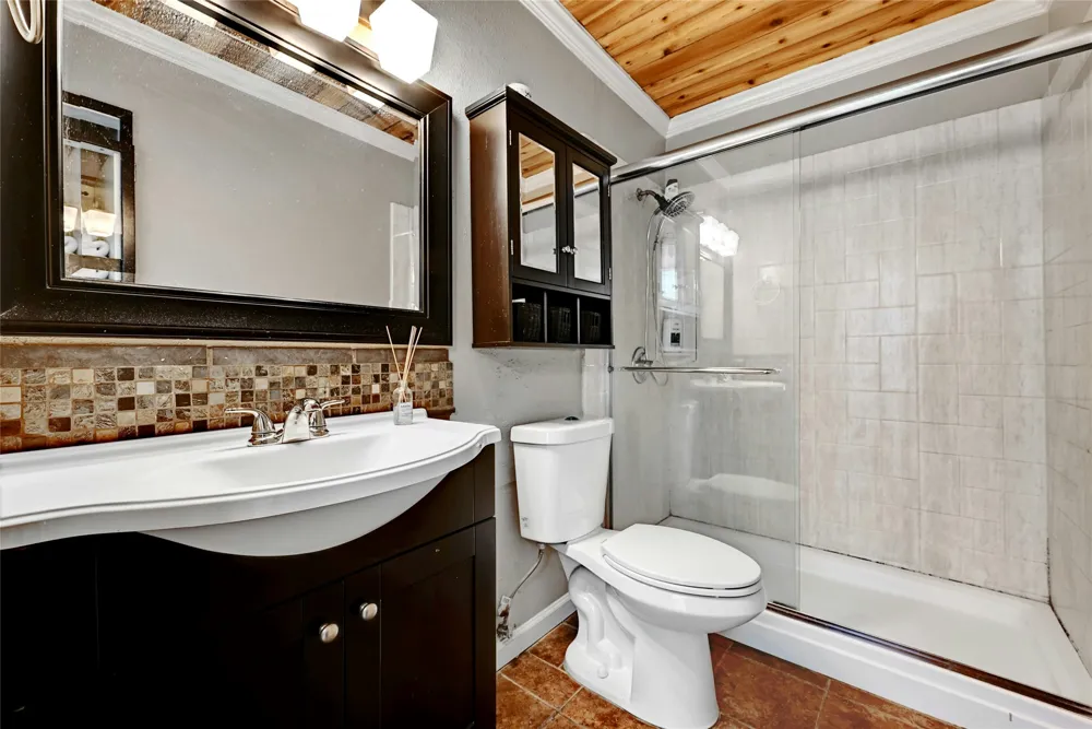 1304 Summit Street #101 Austin, TX 78741