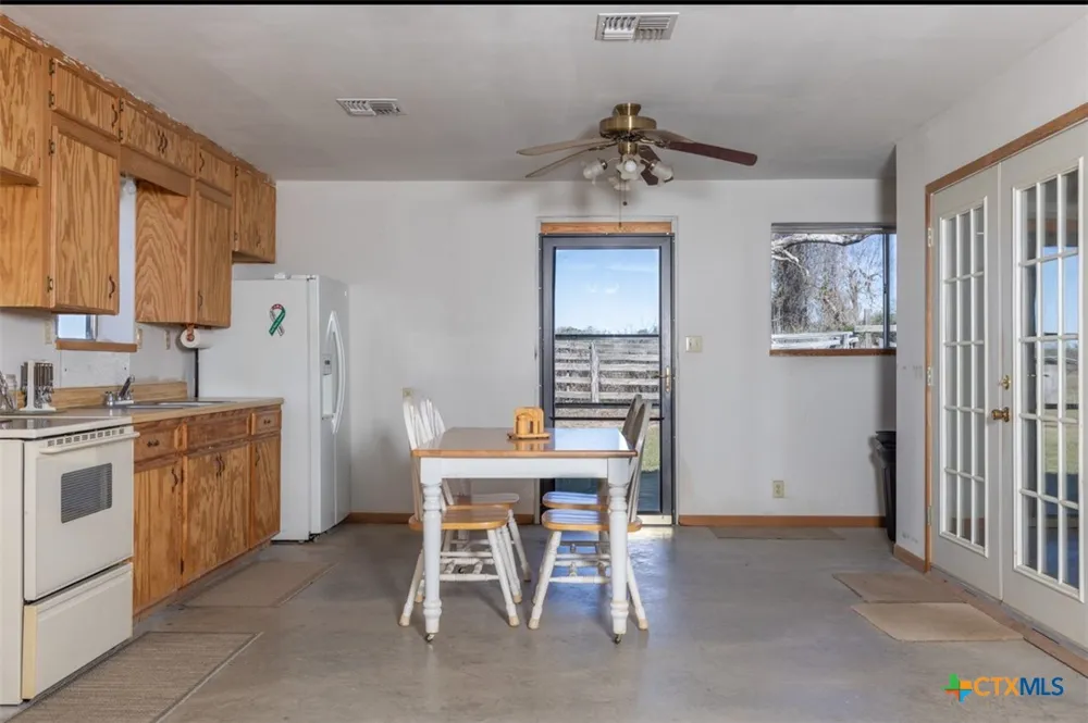 County Road 284 Edna, TX 77957