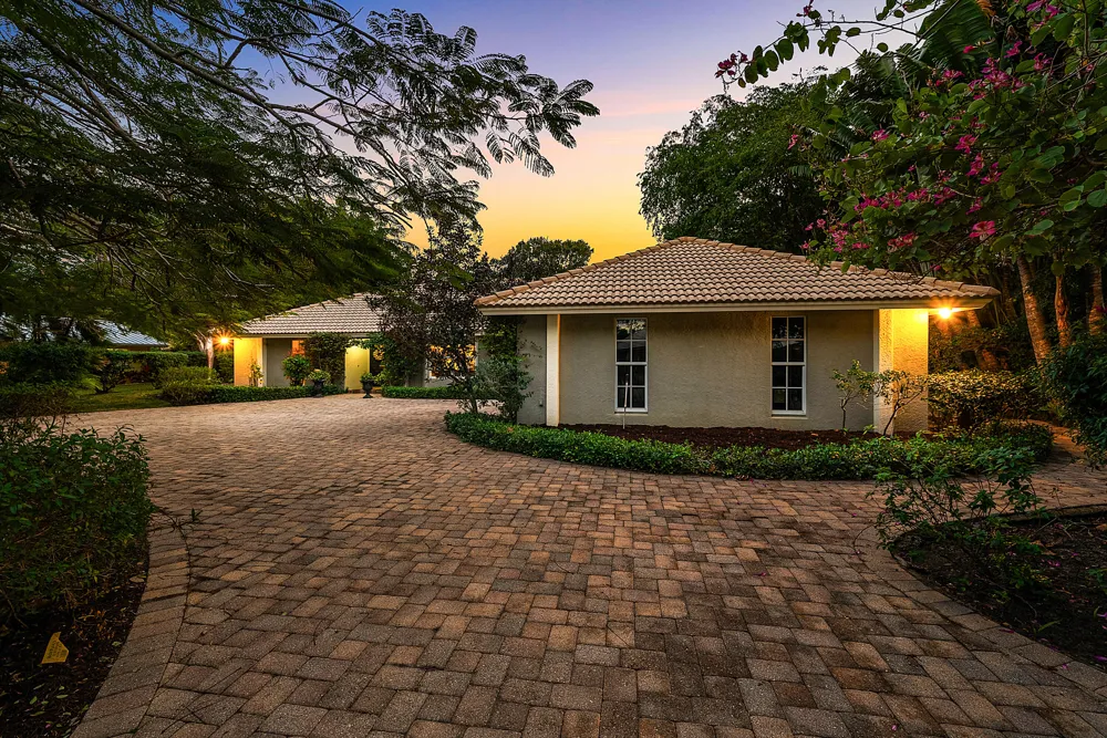 416 S Country Club Drive