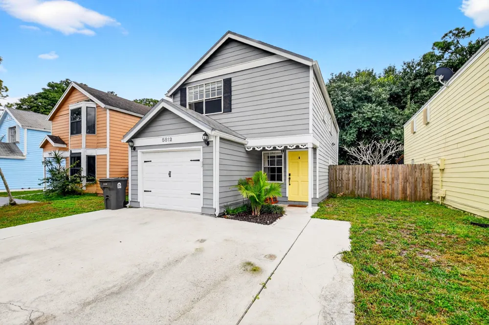 5812 Thisledown Court