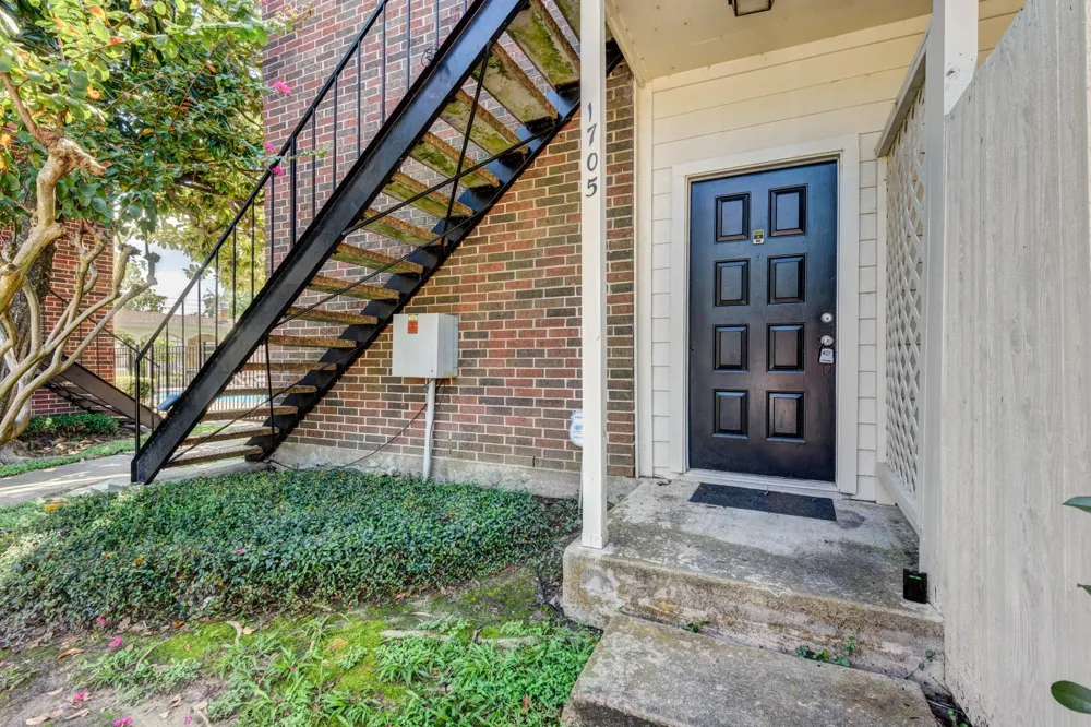 2121 El Paseo Street #1705