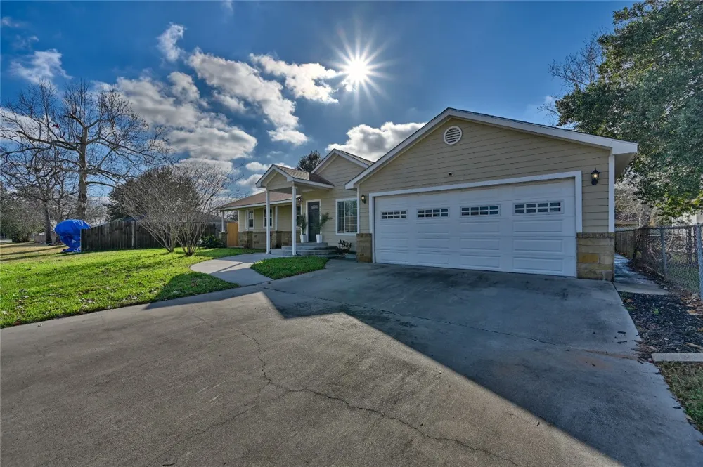 1702 Rampart Street Columbus, TX 78934