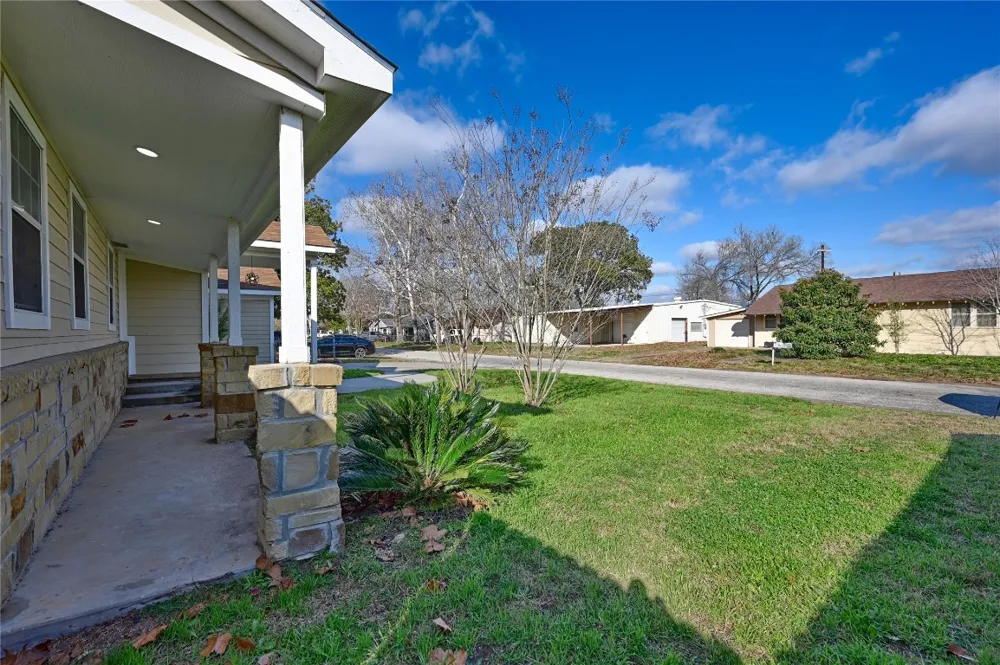 1702 Rampart Street Columbus, TX 78934