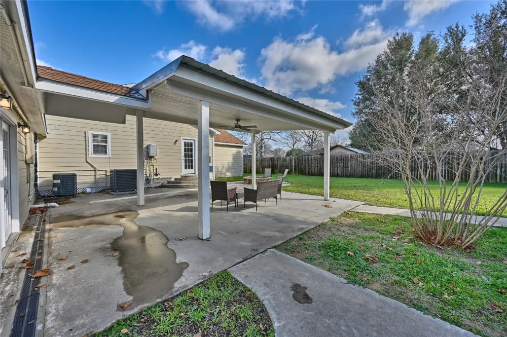 1702 Rampart Street Columbus, TX 78934