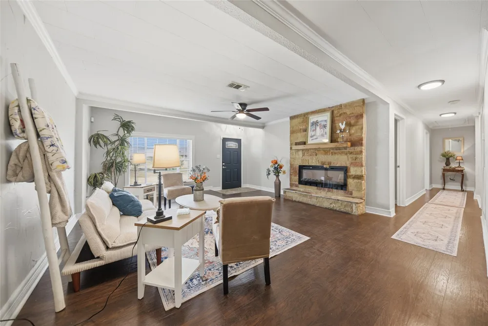 1702 Rampart Street Columbus, TX 78934