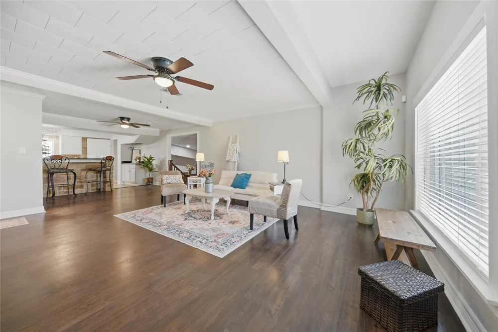 1702 Rampart Street Columbus, TX 78934