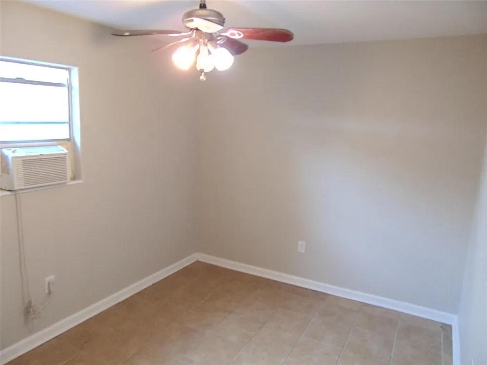 1702 Rampart Street Columbus, TX 78934