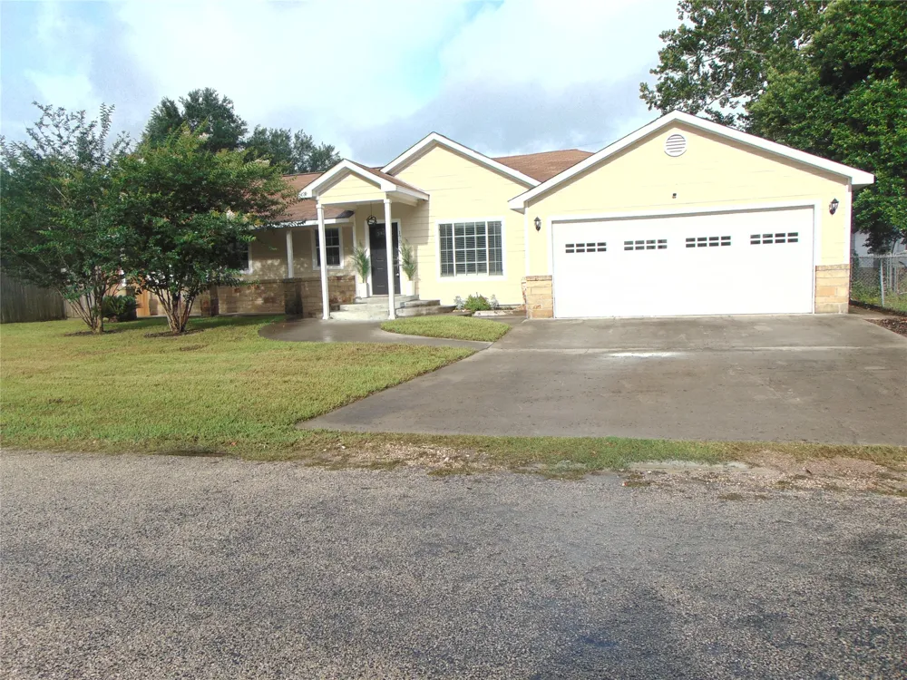 1702 Rampart Street Columbus, TX 78934