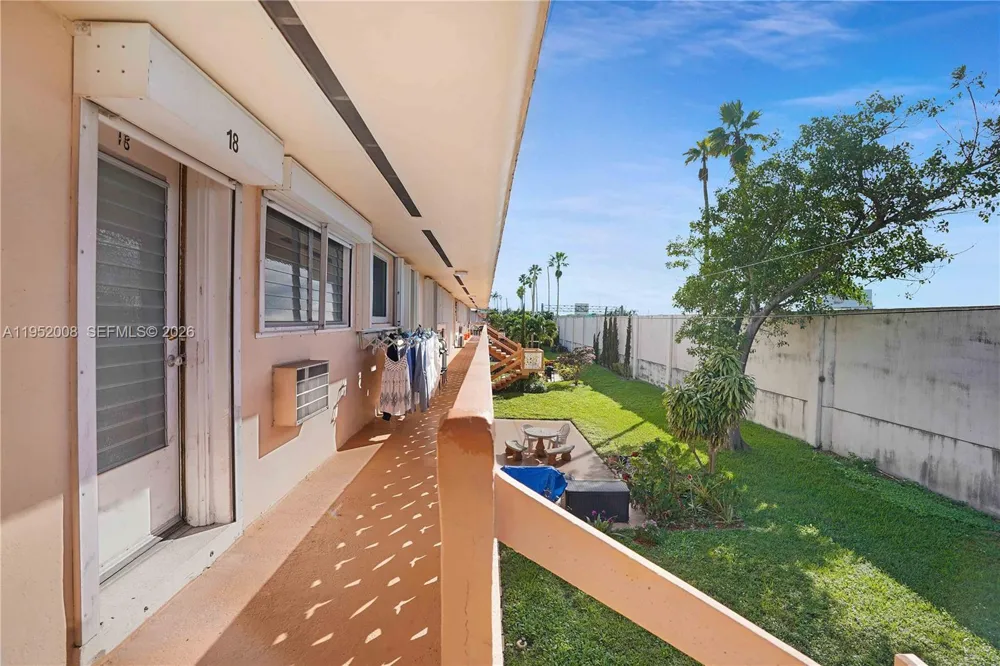 900 SW 11th Ave #12A Hallandale Beach, FL 33009